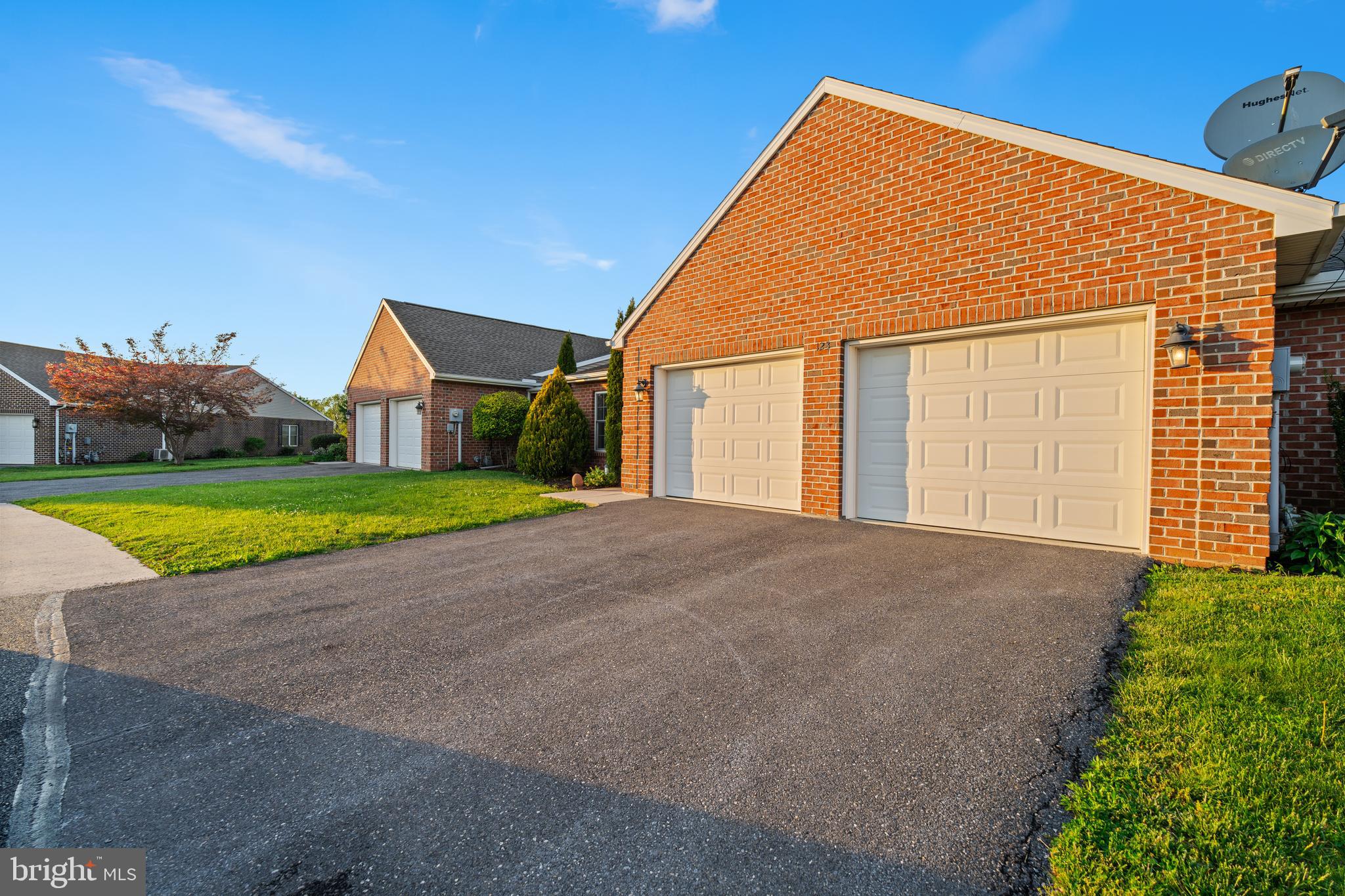 123 BLACKBIRD LANE