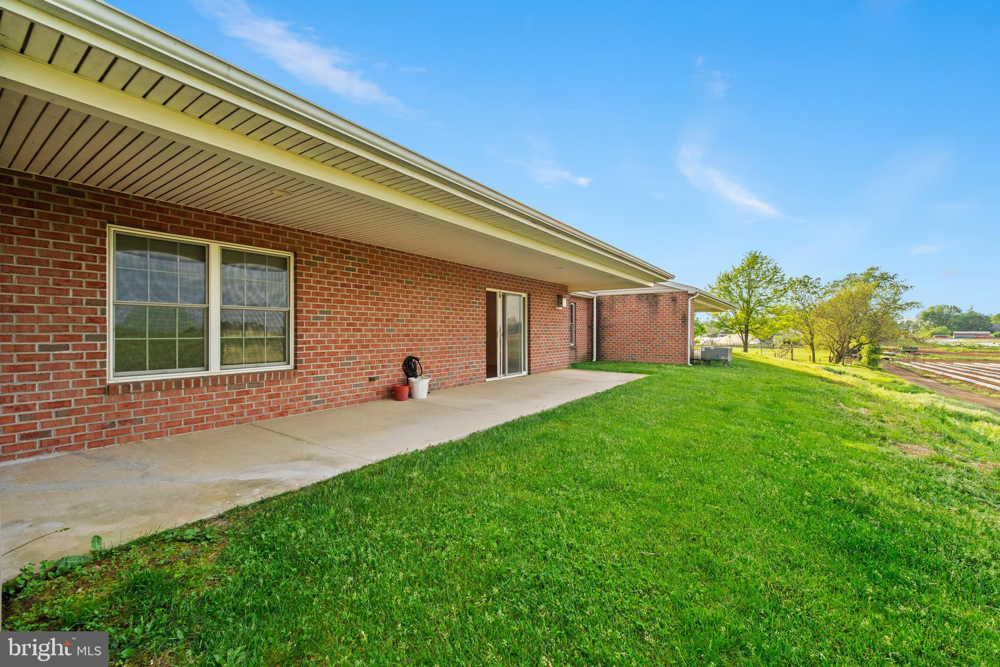 123 BLACKBIRD LANE