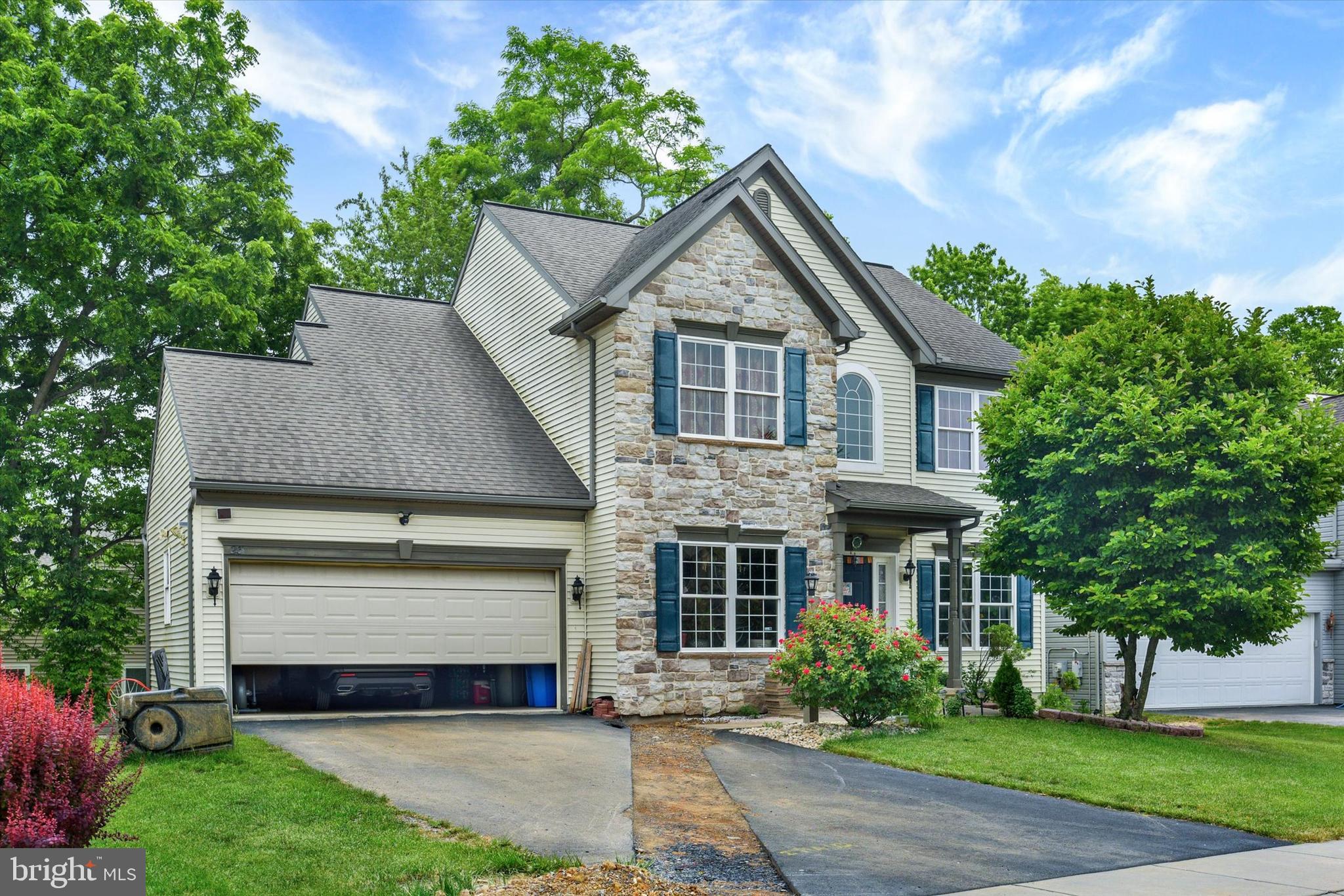 23 HAMLET CIRCLE