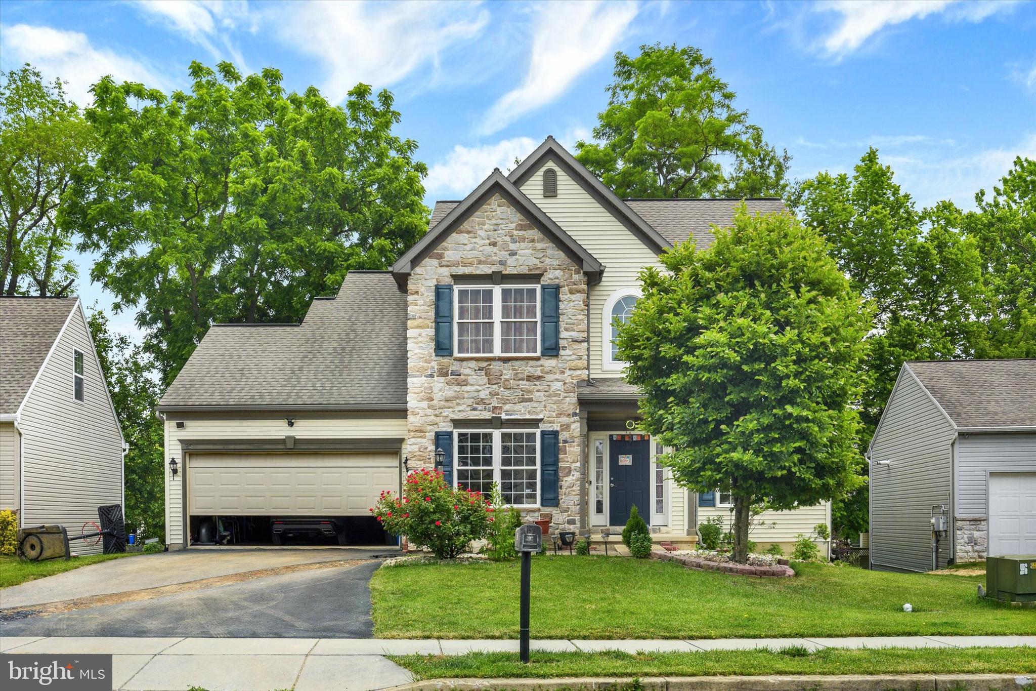 23 HAMLET CIRCLE