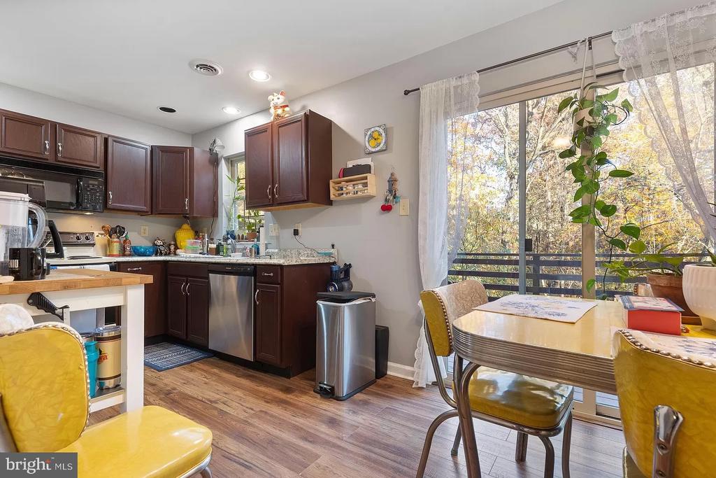 1422 TIMBER CHASE DRIVE