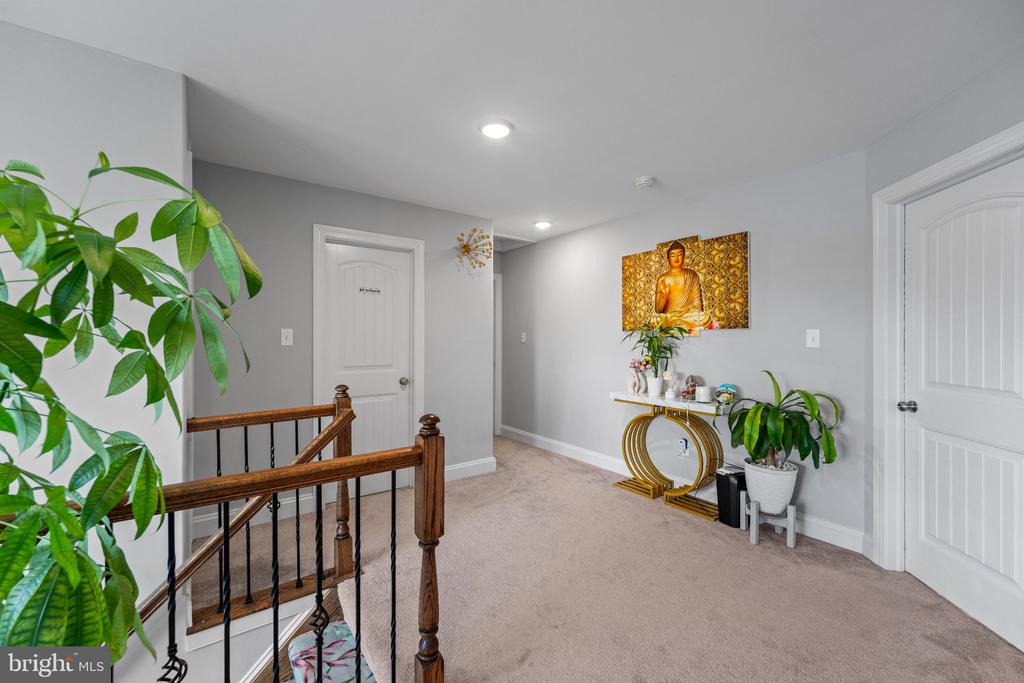 1905 EDGEWOOD DRIVE