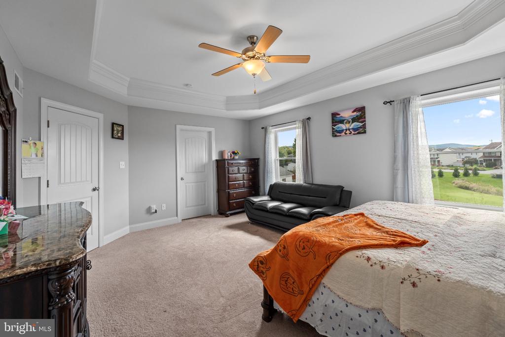 1905 EDGEWOOD DRIVE