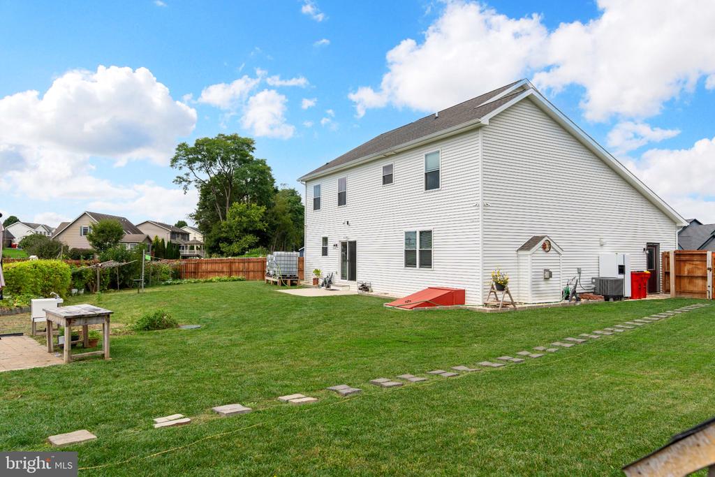 1905 EDGEWOOD DRIVE