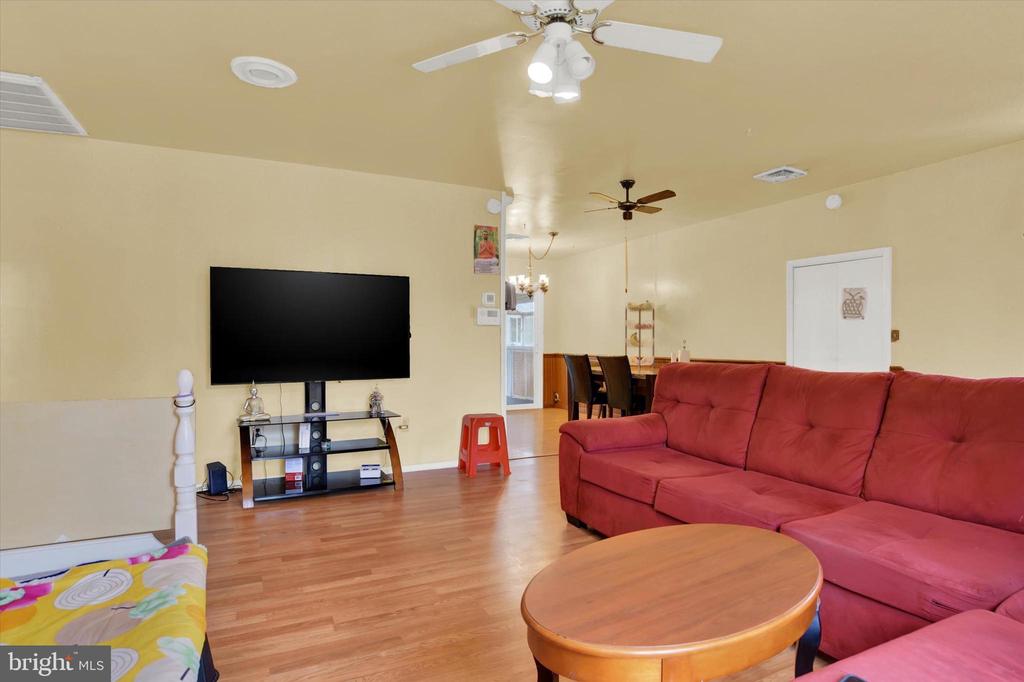 4806 Tamar Dr