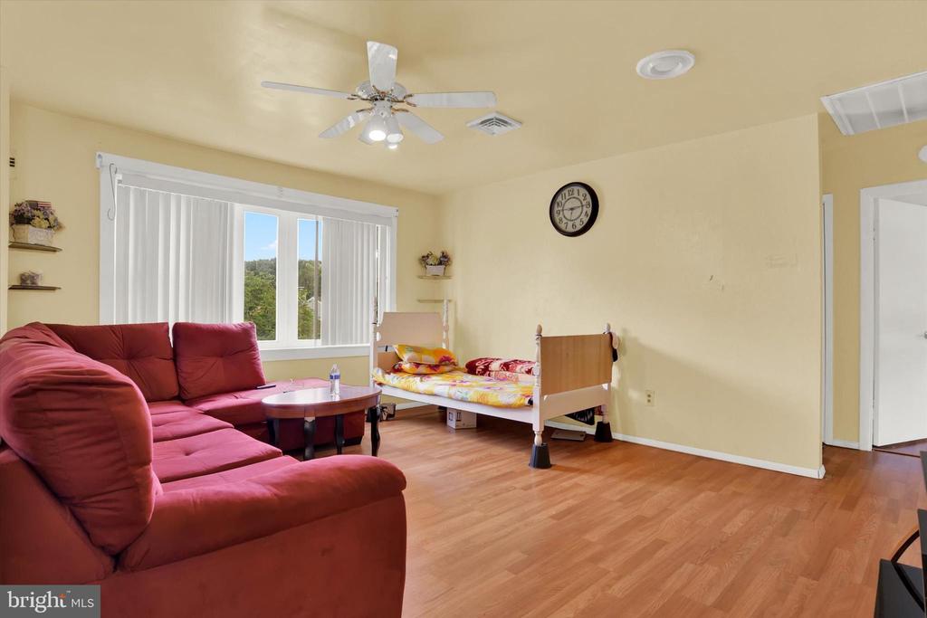 4806 Tamar Dr