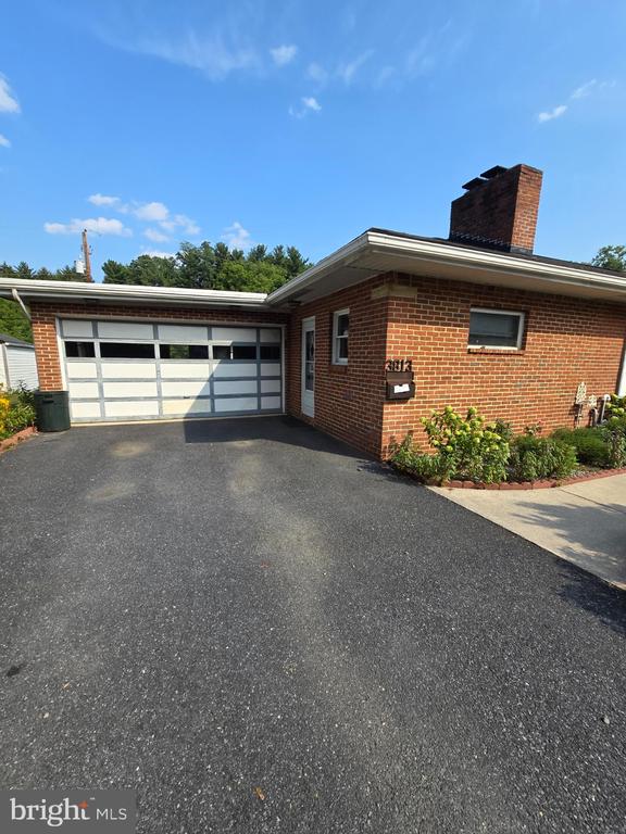 3813 Darby Rd