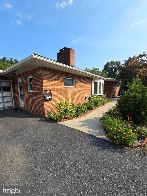3813 Darby Rd