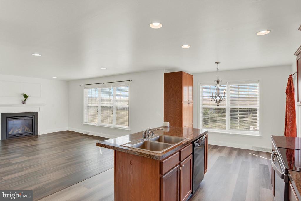 7099 Pine Ridge Dr