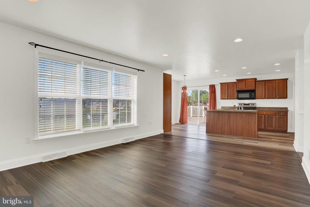 7099 Pine Ridge Dr