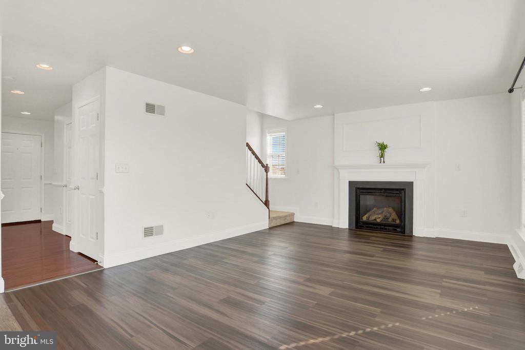 7099 Pine Ridge Dr
