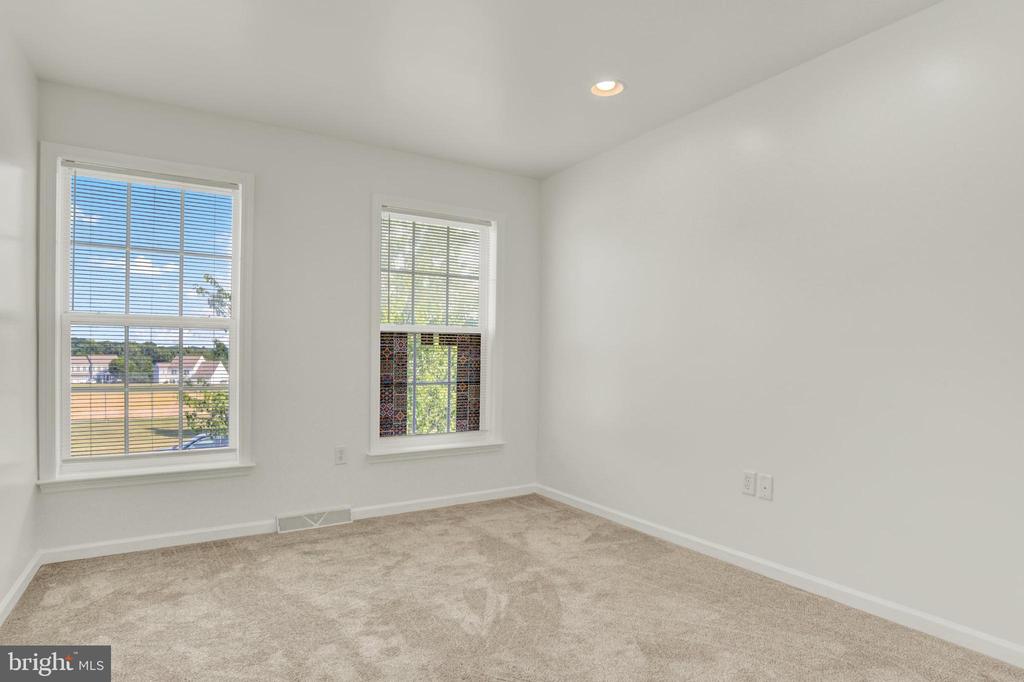 7099 Pine Ridge Dr