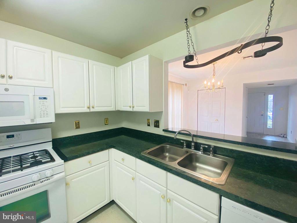 1946 Daybreak Cir