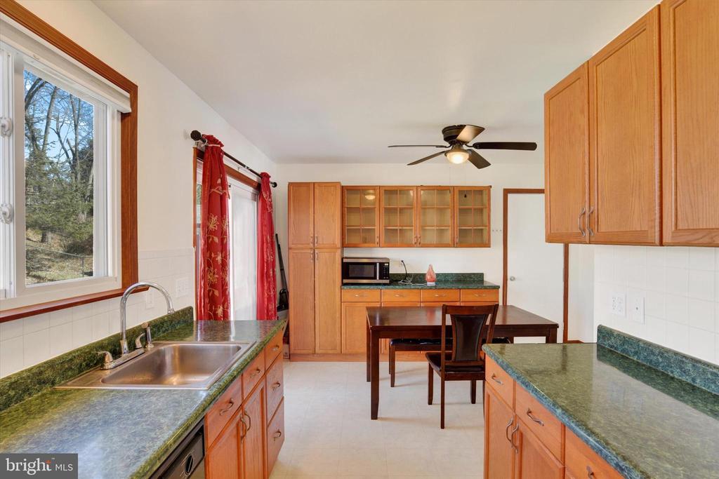 4832 Sweetbrier Ter