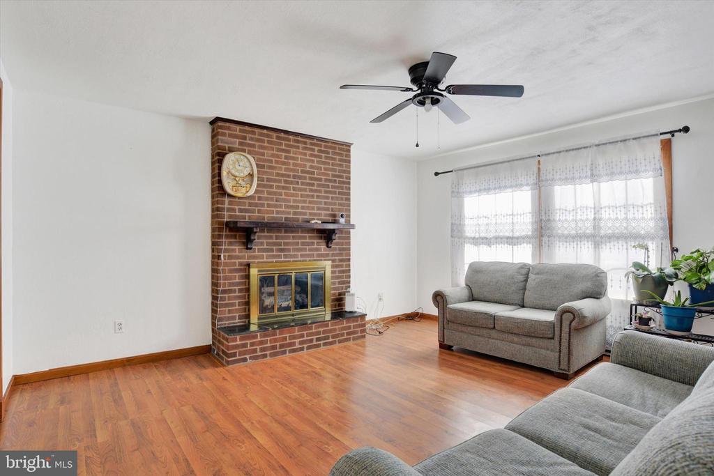 4832 Sweetbrier Ter