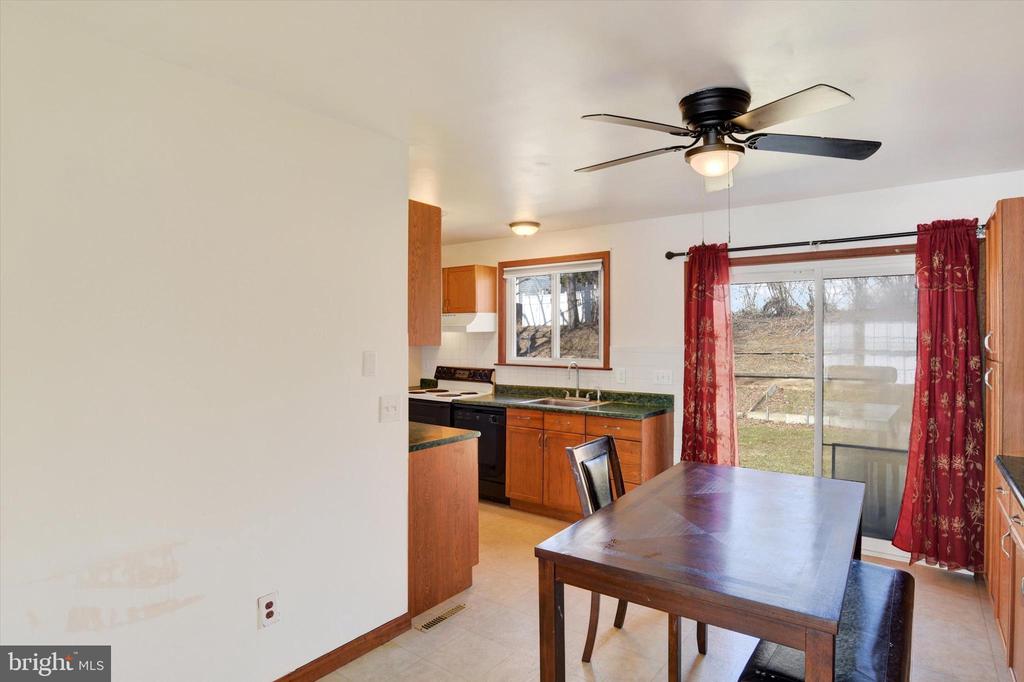 4832 Sweetbrier Ter