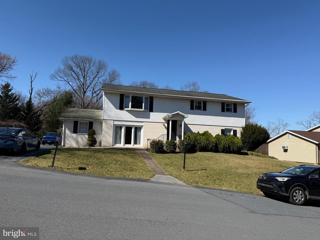 1022 Topview Dr