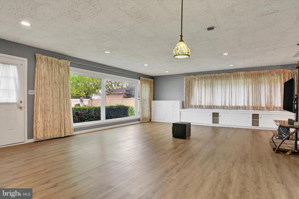 3735 Simpson Rd