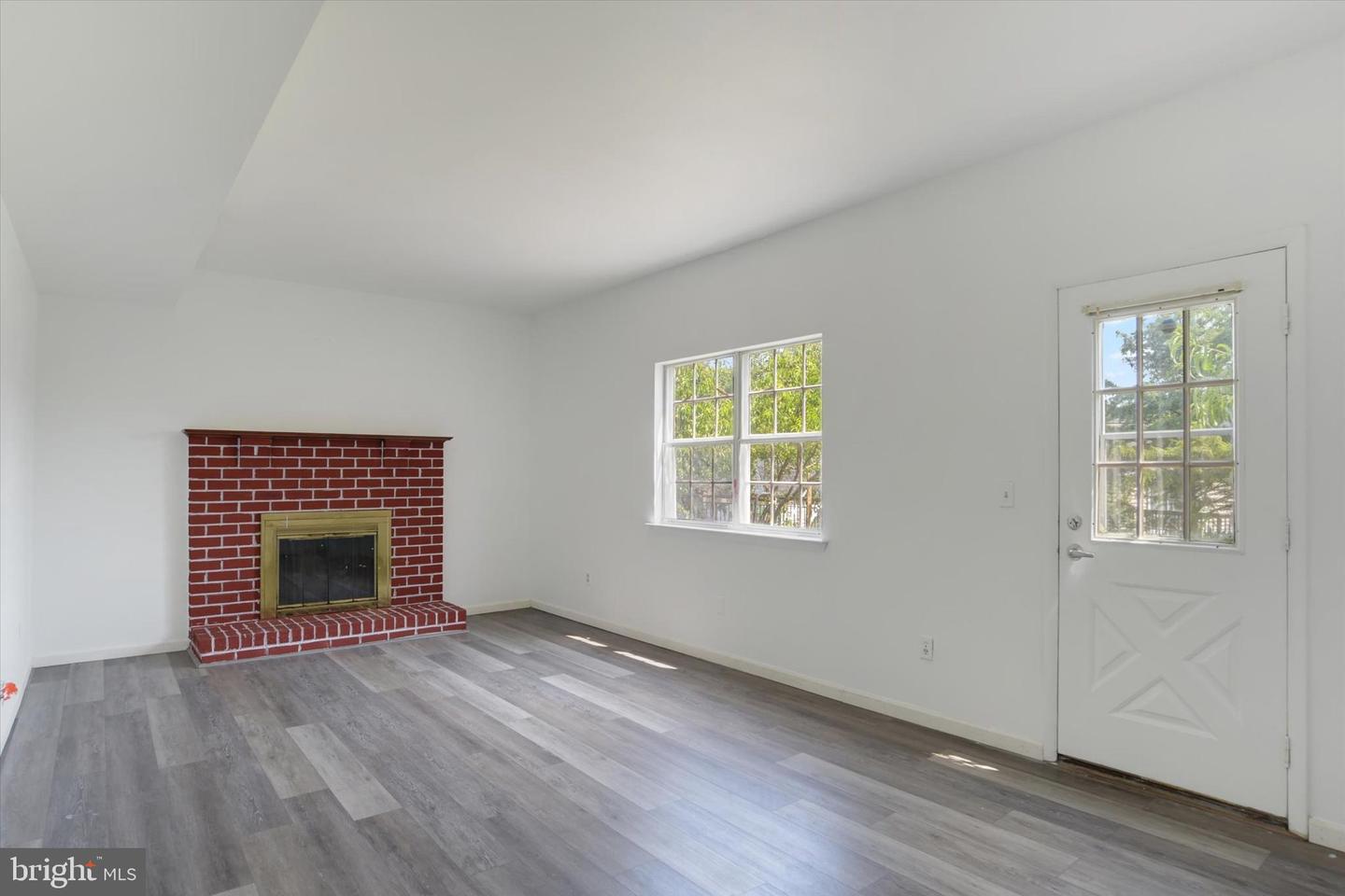 5137 Clover Ct