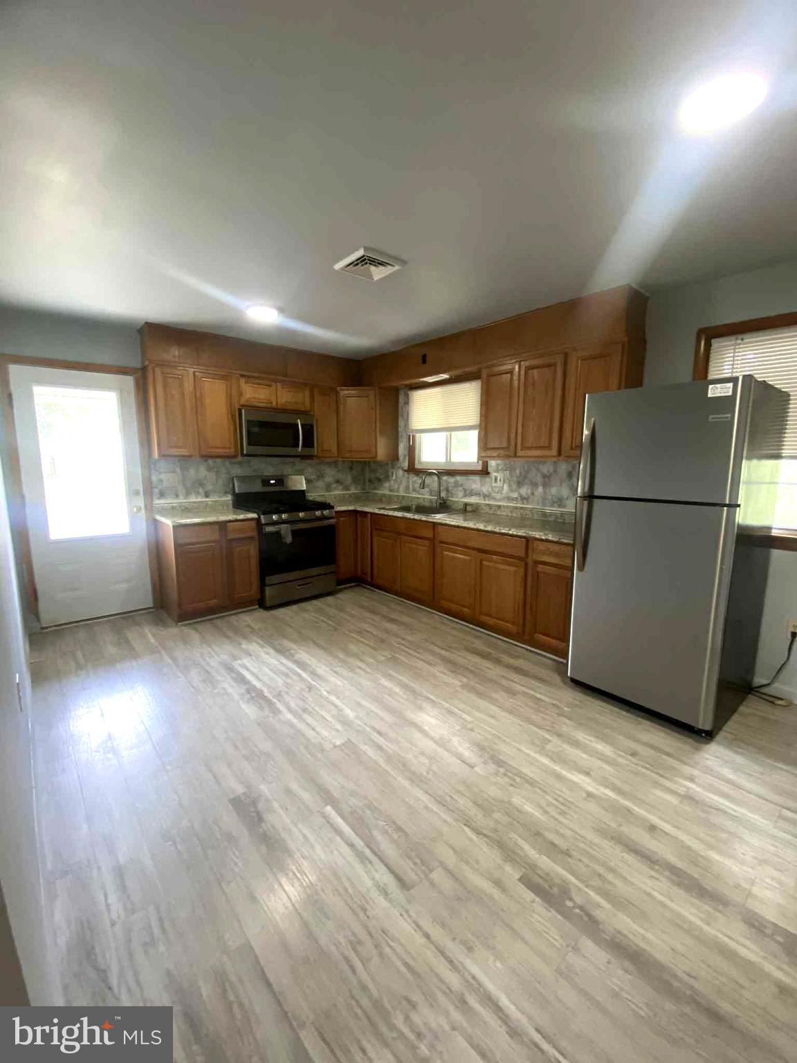 4800 E CIRCLE DRIVE