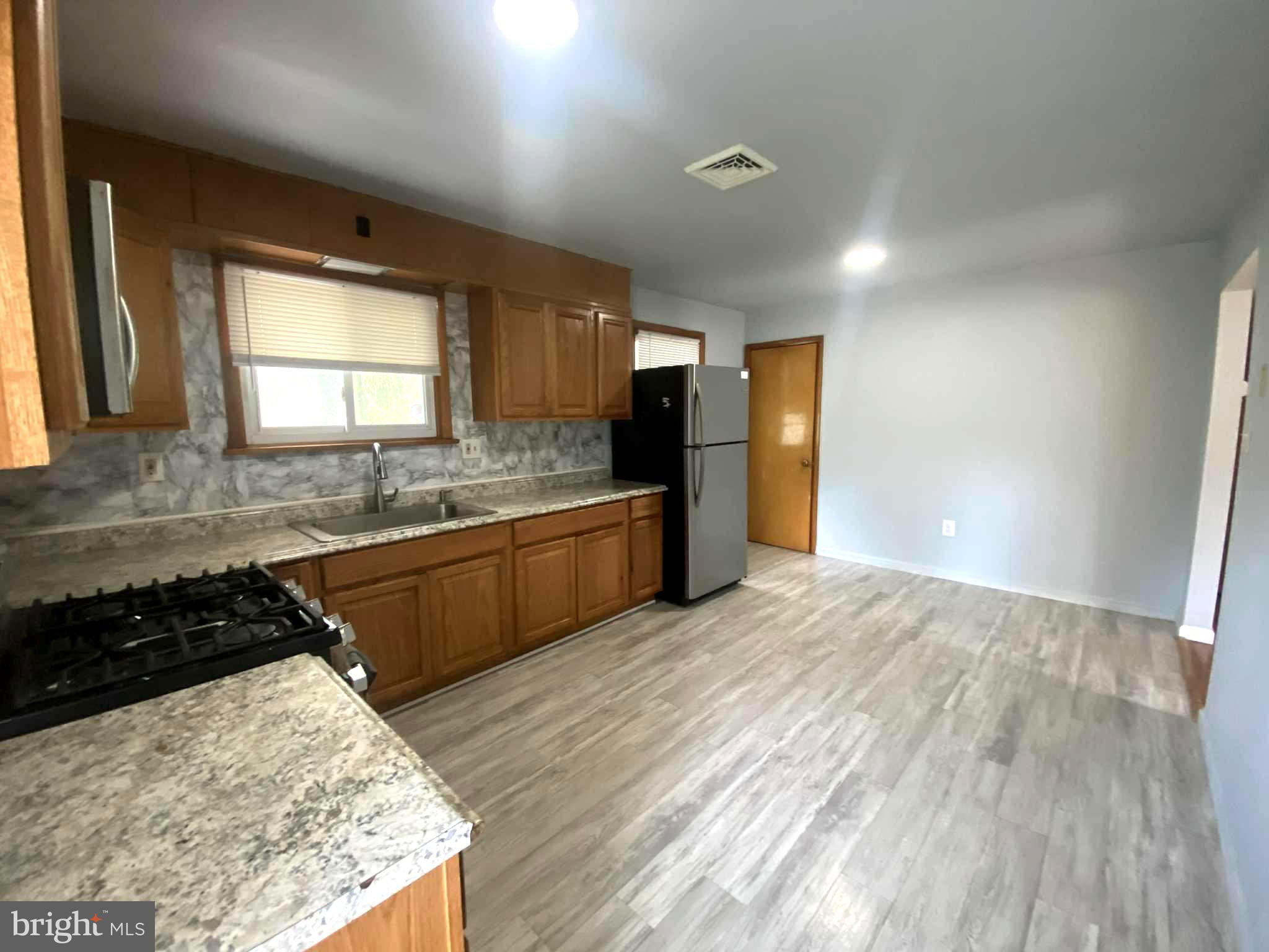 4800 E CIRCLE DRIVE