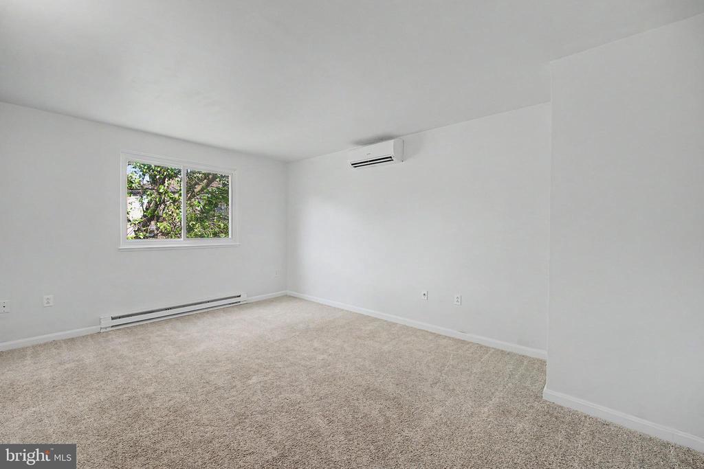 1504 RIDGEVIEW LANE