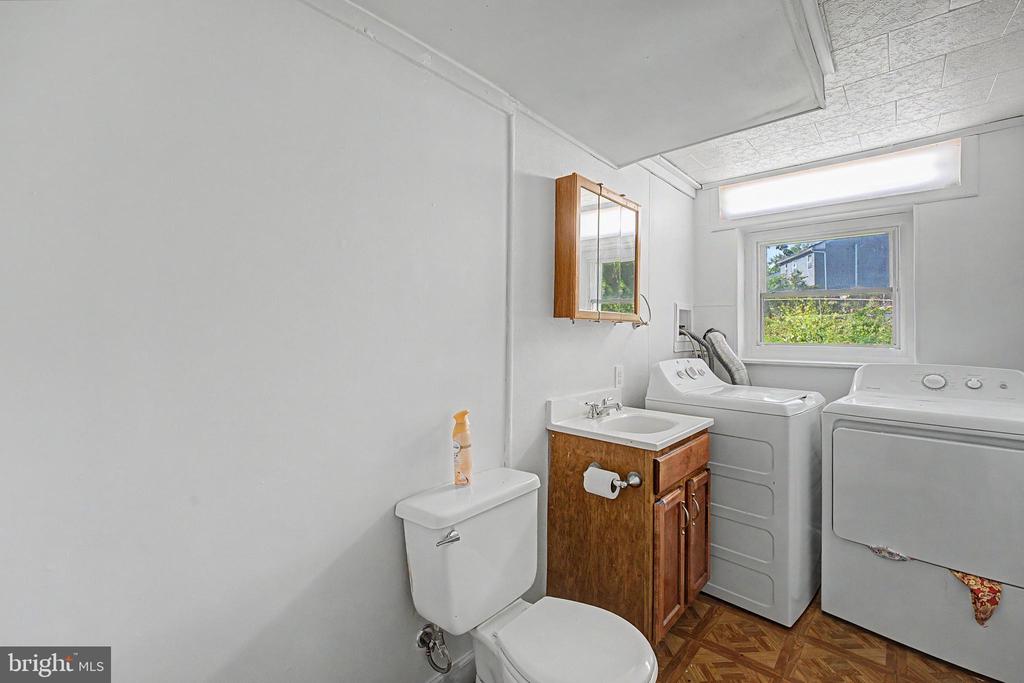 1504 RIDGEVIEW LANE