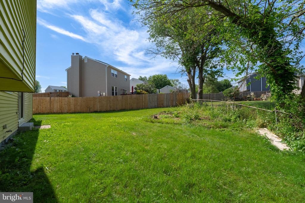 1504 RIDGEVIEW LANE