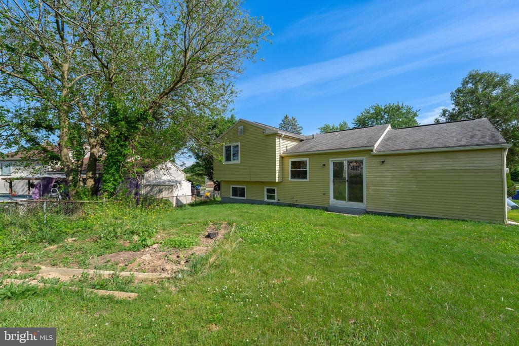 1504 RIDGEVIEW LANE