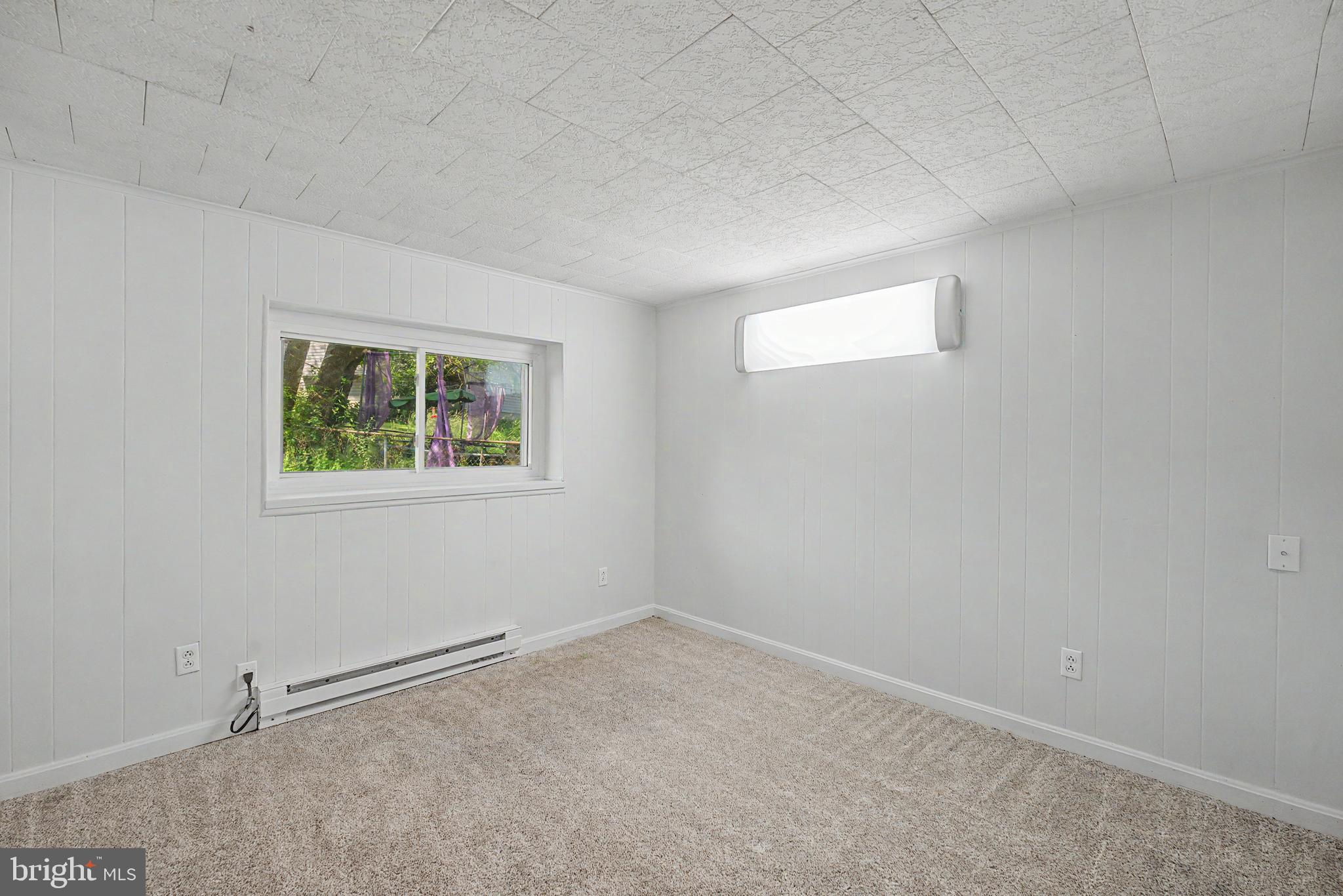 1504 RIDGEVIEW LANE