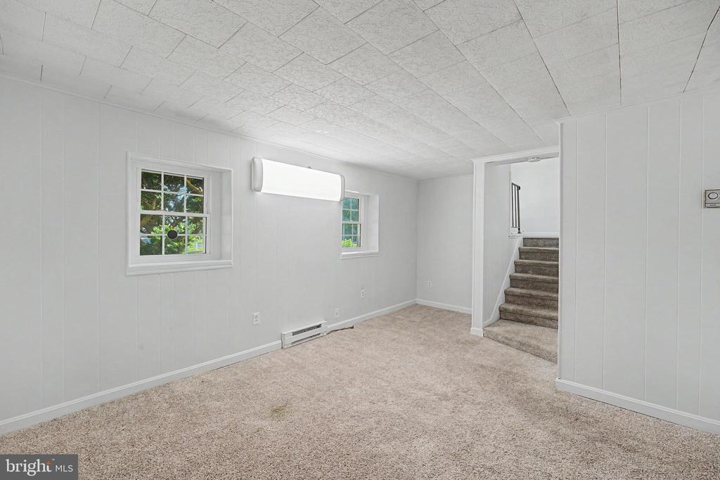 1504 RIDGEVIEW LANE