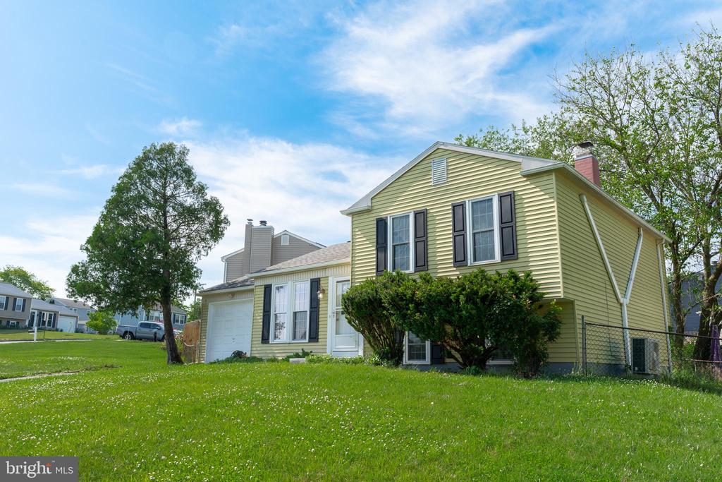 1504 RIDGEVIEW LANE