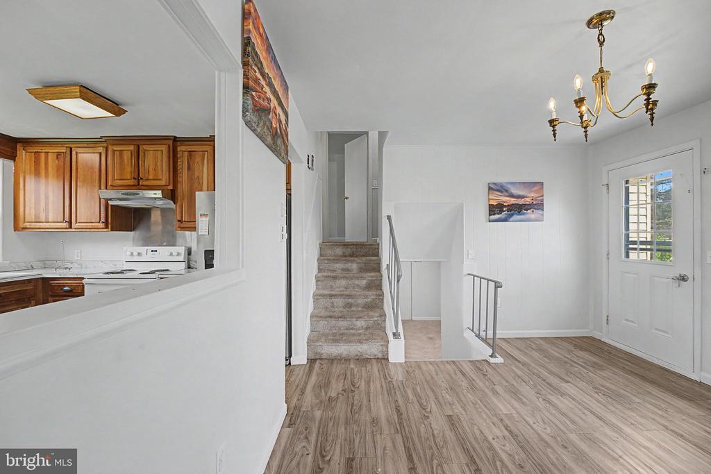 1504 RIDGEVIEW LANE
