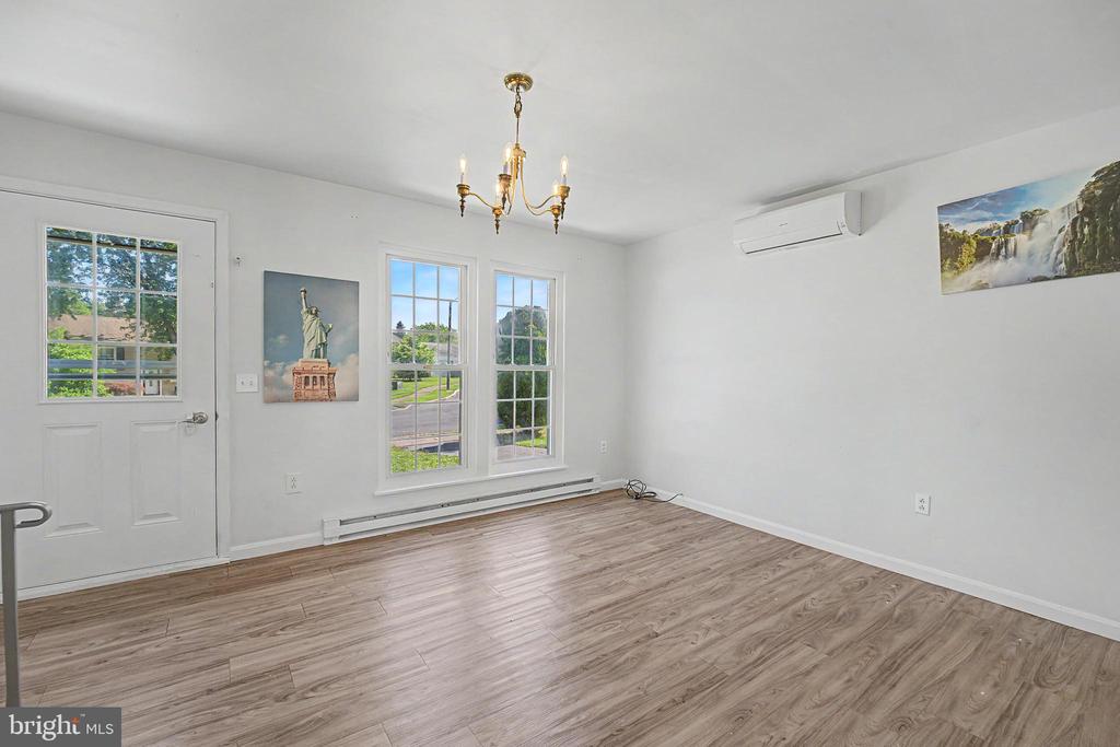 1504 RIDGEVIEW LANE