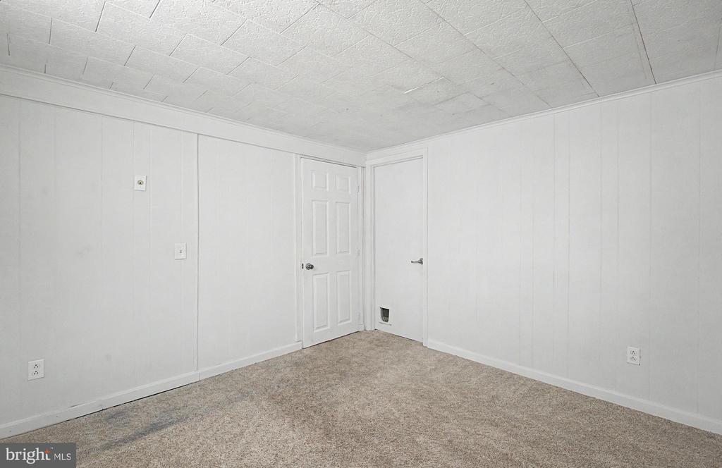 1504 RIDGEVIEW LANE