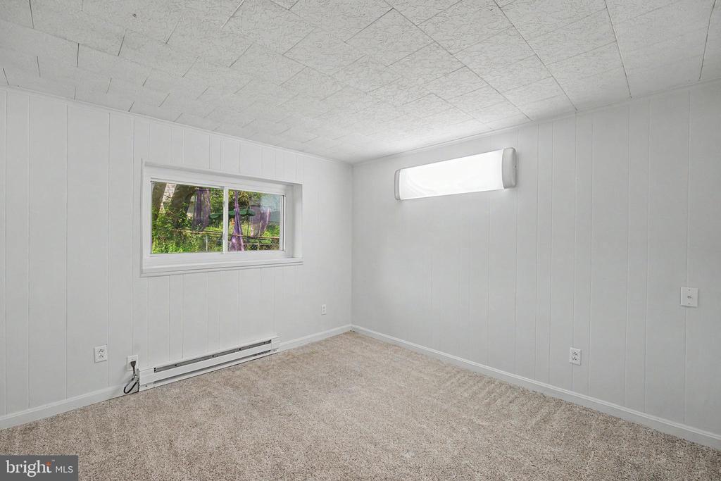 1504 RIDGEVIEW LANE