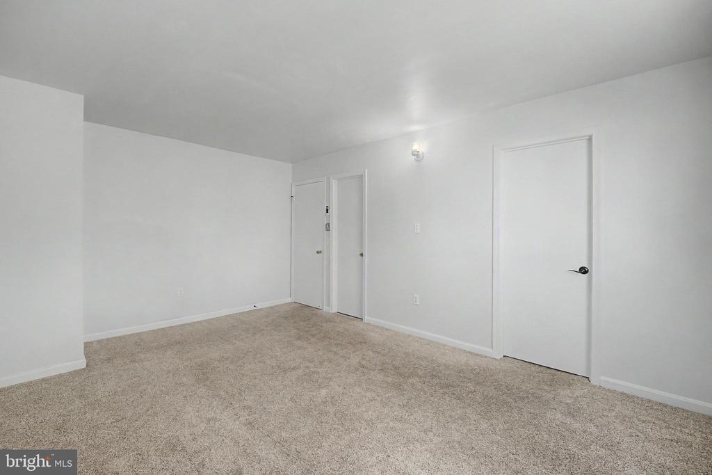 1504 RIDGEVIEW LANE