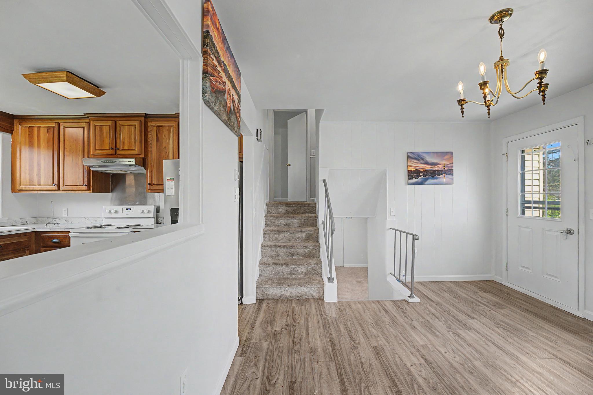 1504 RIDGEVIEW LANE