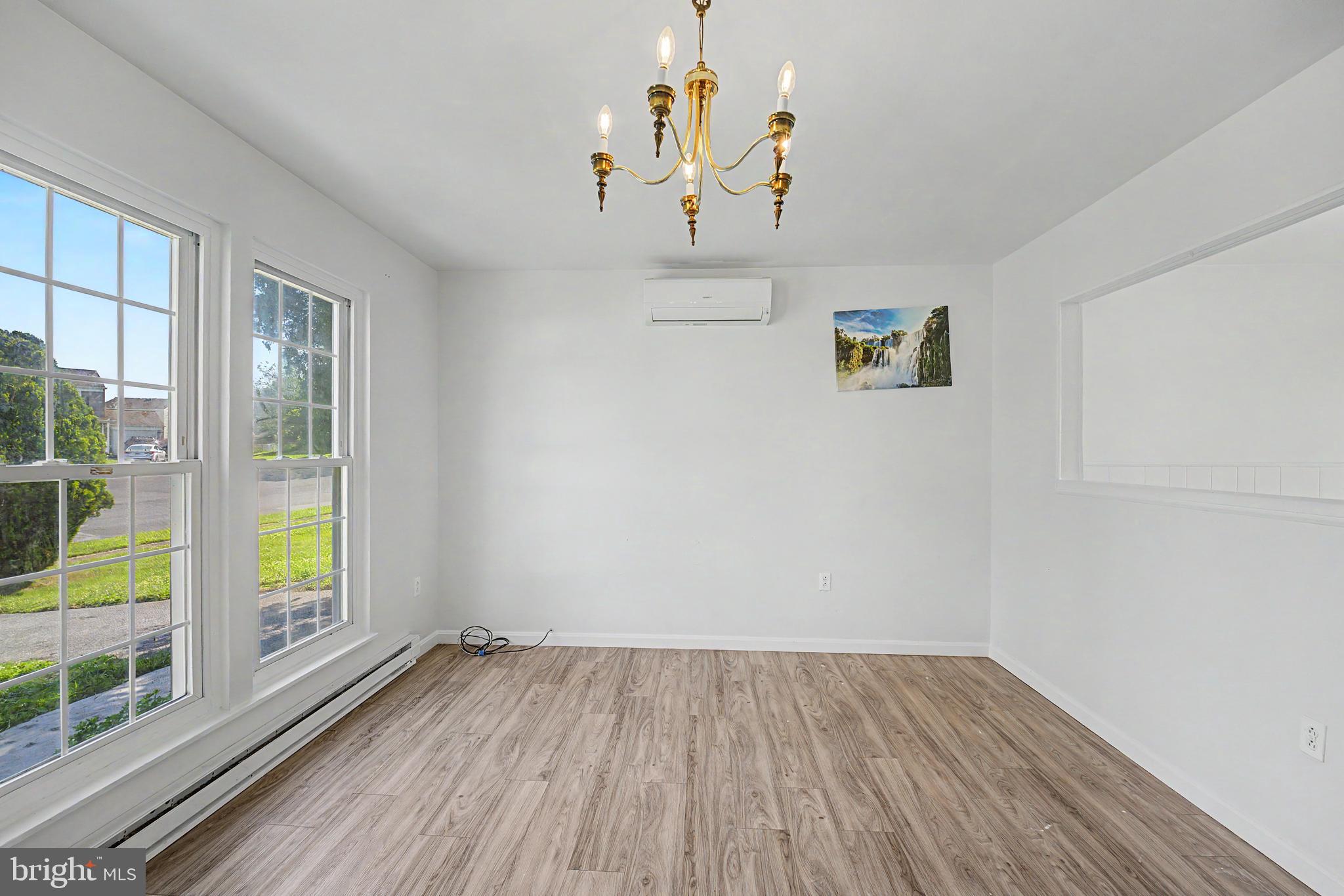 1504 RIDGEVIEW LANE