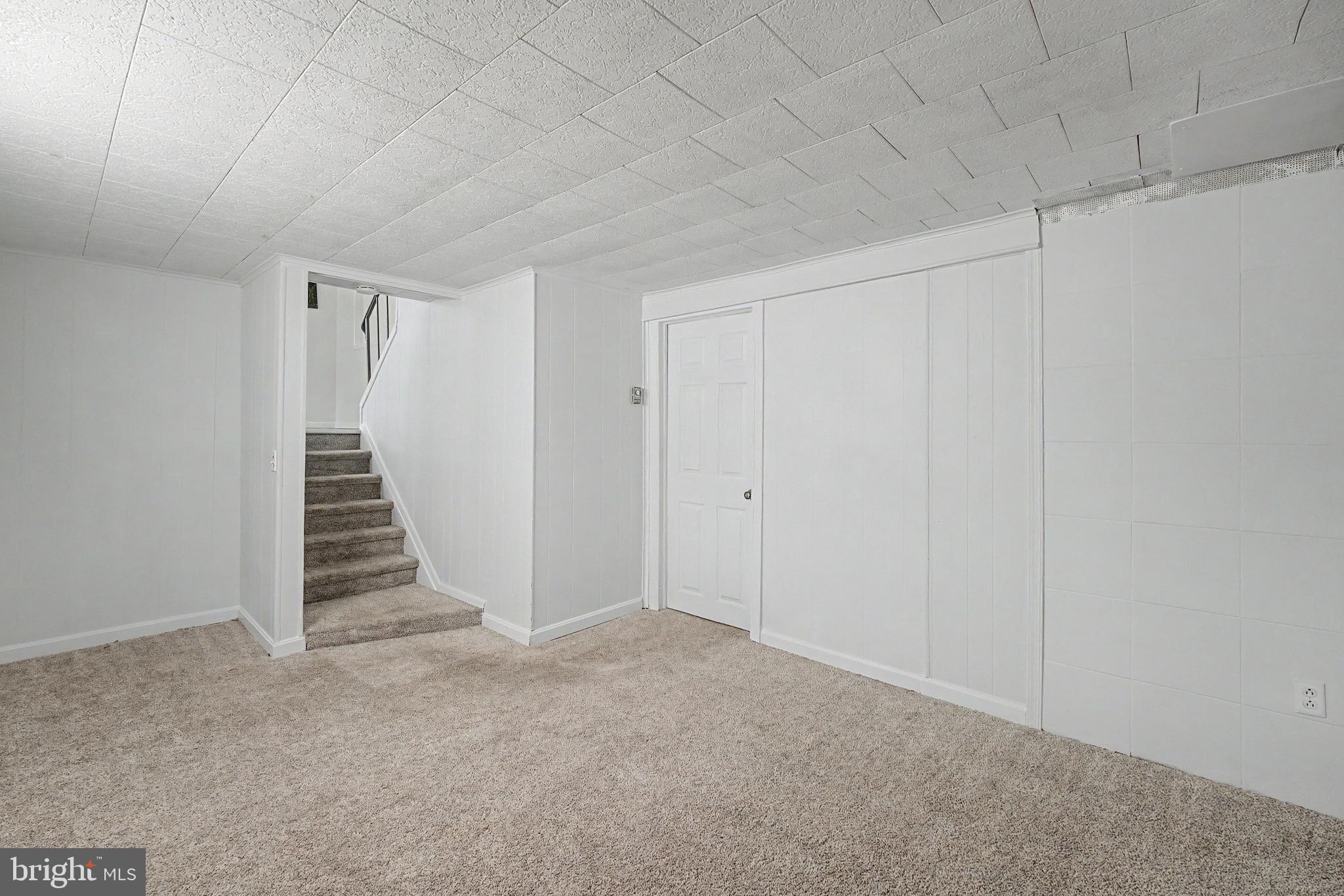 1504 RIDGEVIEW LANE