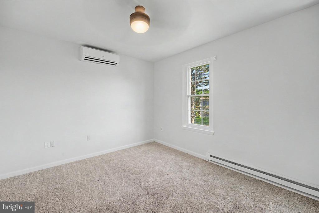 1504 RIDGEVIEW LANE