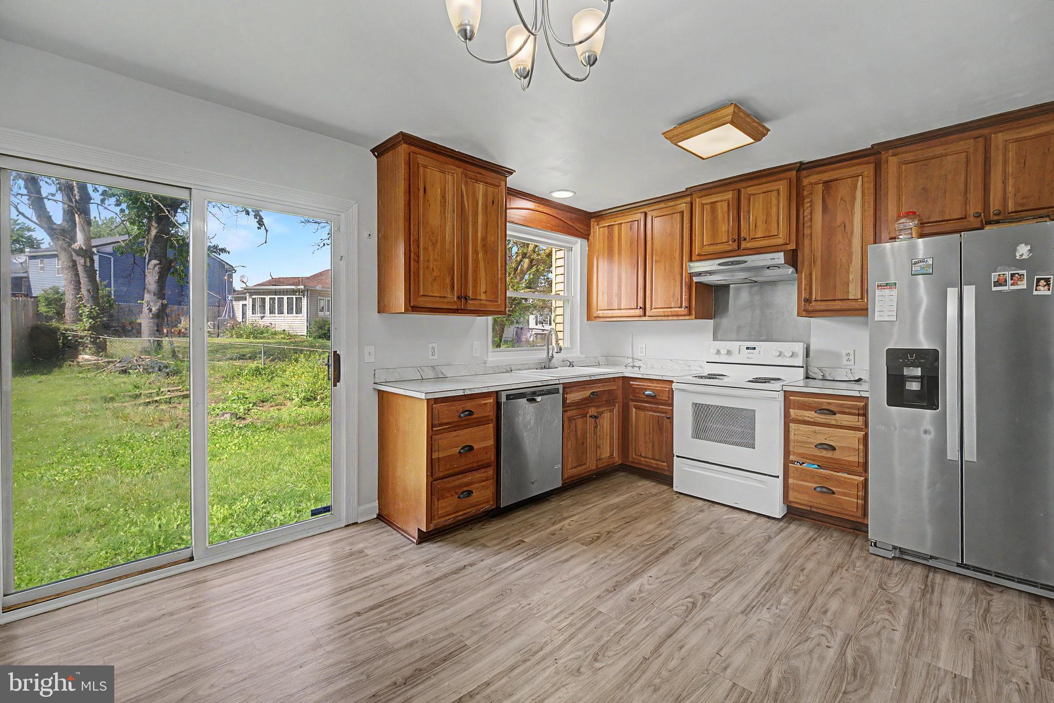 1504 RIDGEVIEW LANE