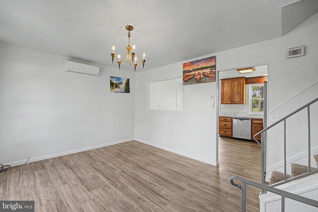 1504 RIDGEVIEW LANE