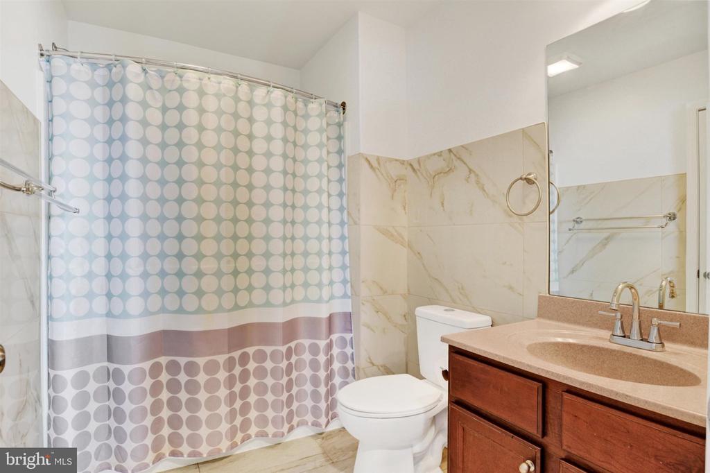 6254 CHATHAM GLENN WAY