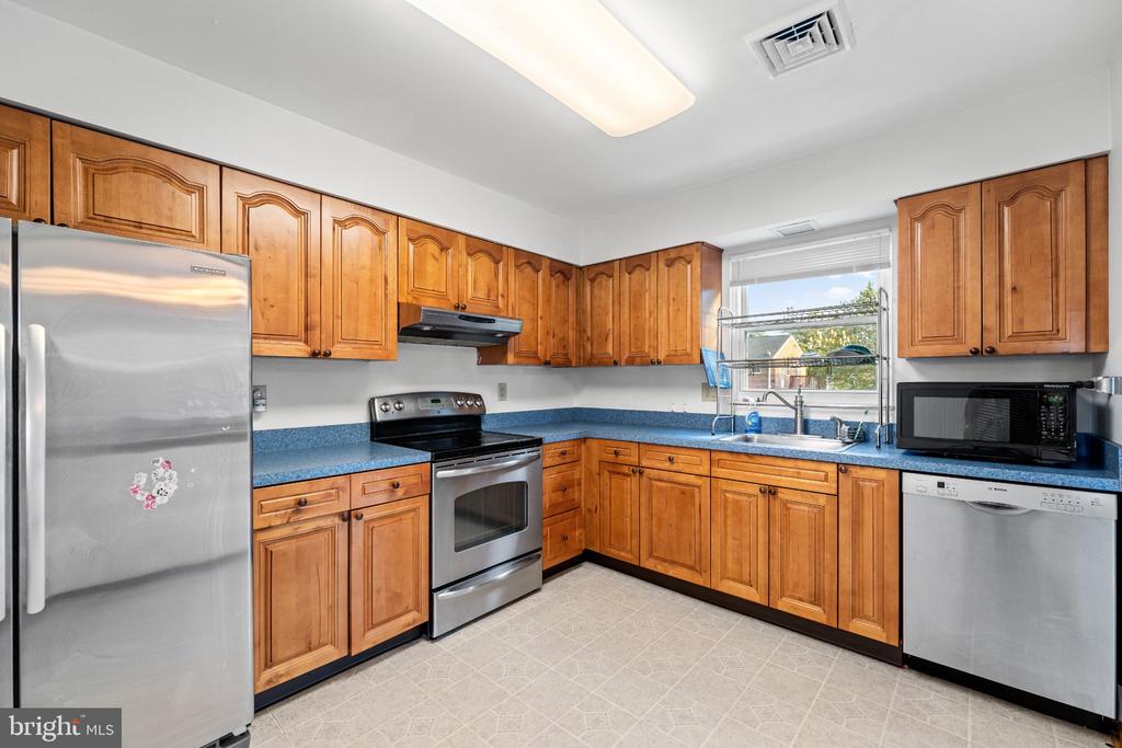 102 FAIRVIEW