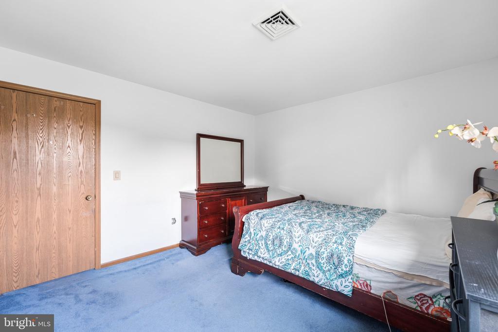 102 FAIRVIEW