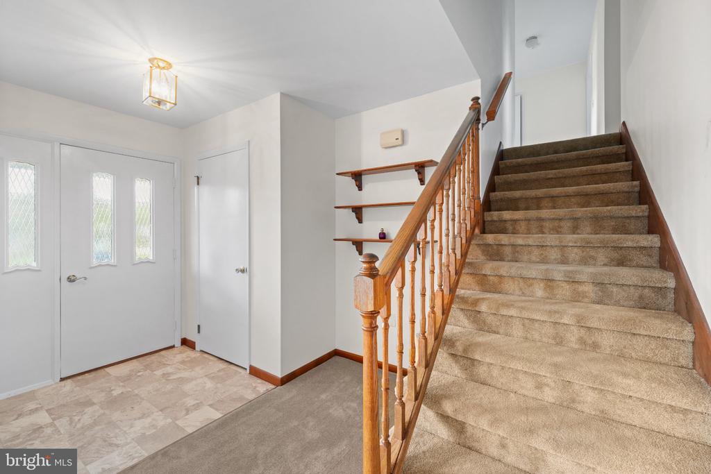 903 MANOR DRIVE