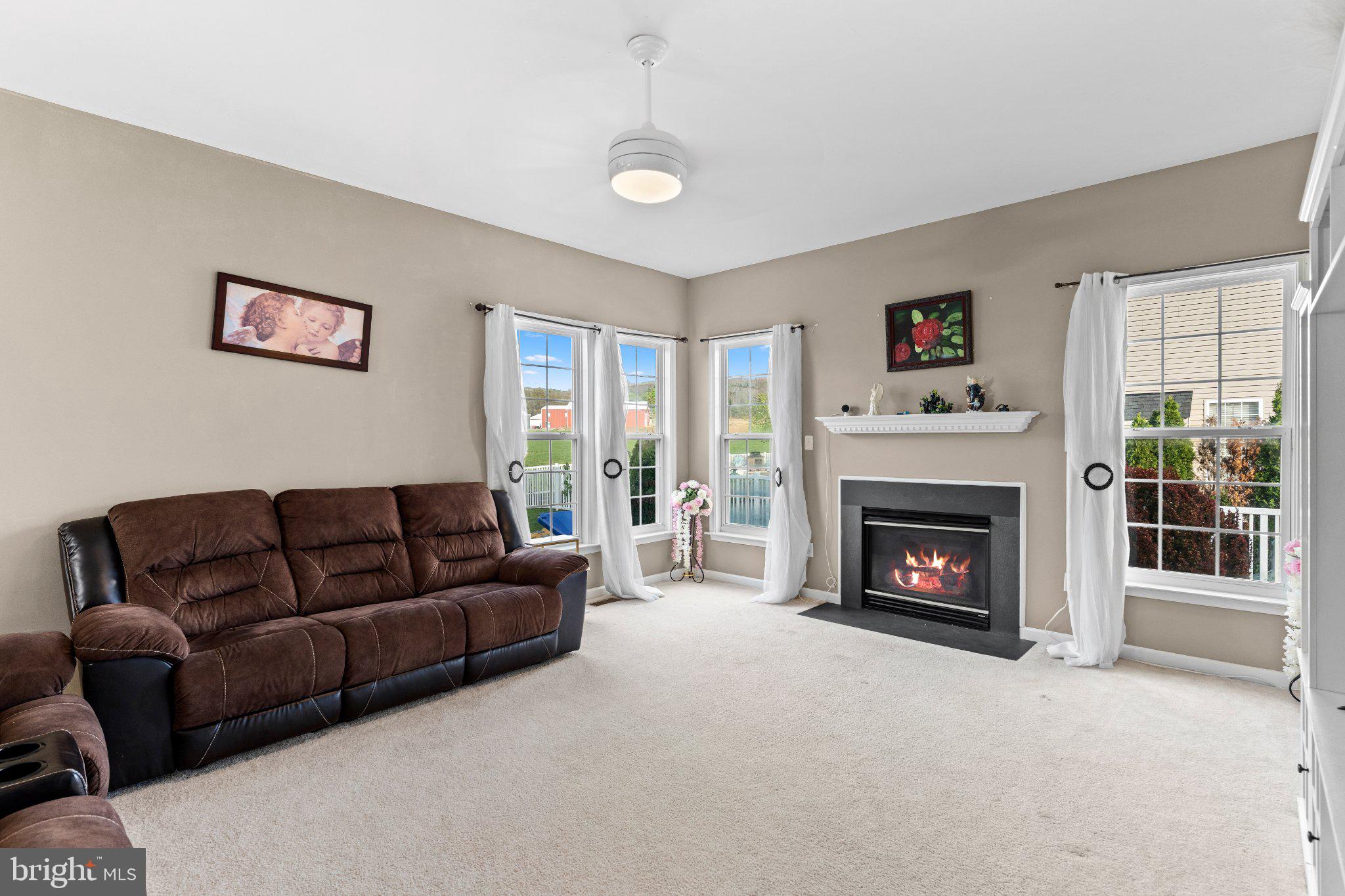 2960 2960 CONSTELLATION DR