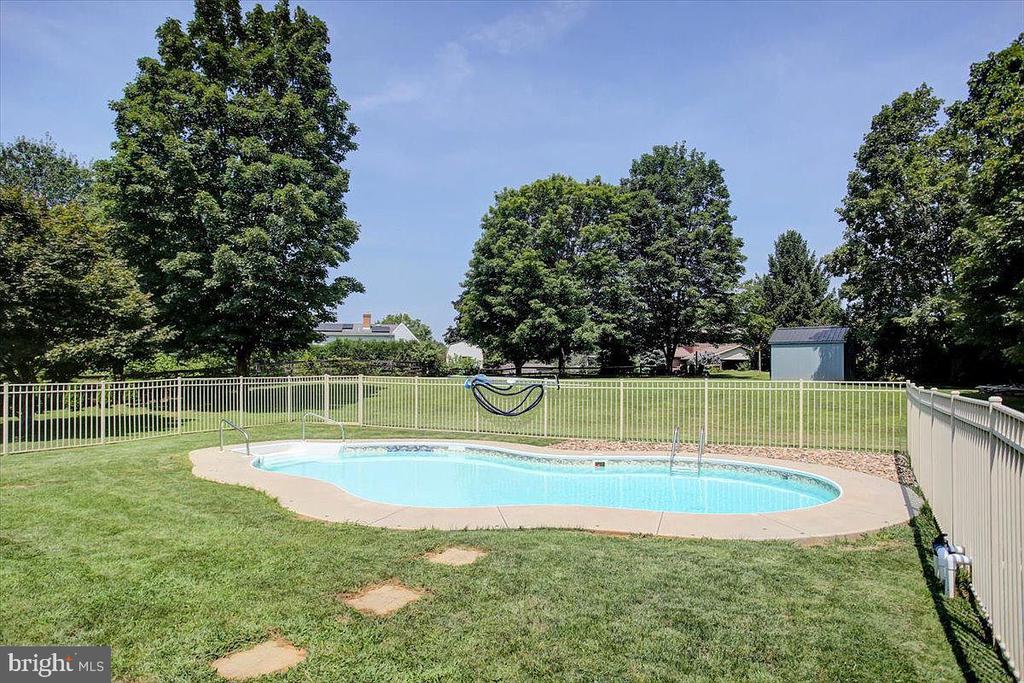 768 FRANKLIN SQUARE DRIVE