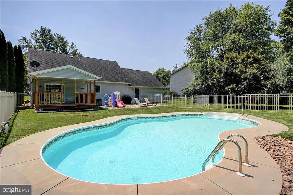 768 FRANKLIN SQUARE DRIVE